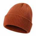 Bonnet en tricot côtelé orange pour adultes