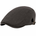 Casquette plate beige ajustable avec boucle en métal